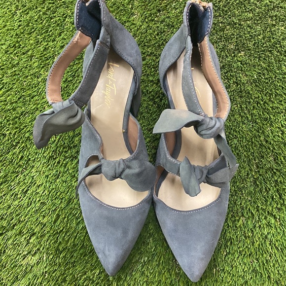 Lord & Taylor suede bow heels - size 36 - Picture 2 of 6